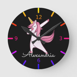 Colorful Dabbing Unicorn Rund Klocka