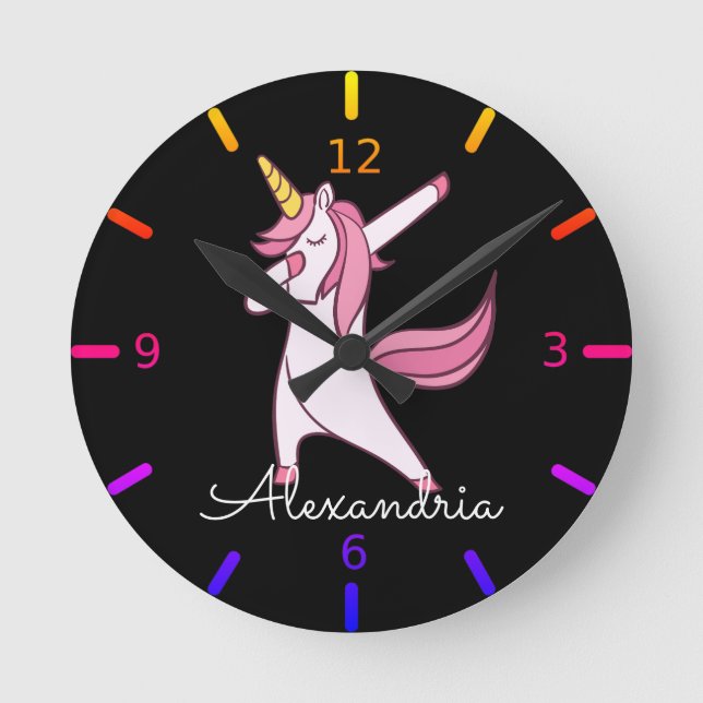 Colorful Dabbing Unicorn Rund Klocka (Framsida)