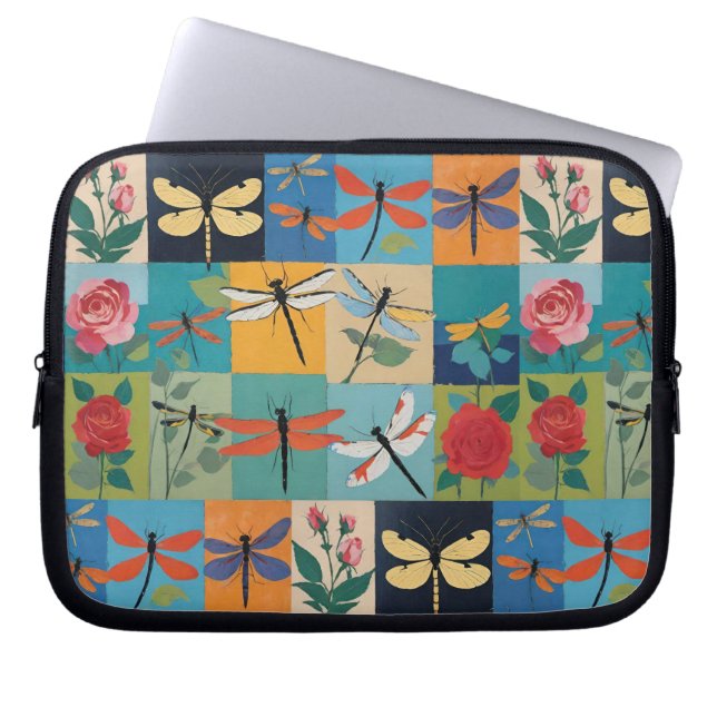 Colorful Dragonflies And Roses Patchwork Laptop Fodral (Framsidan)