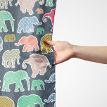 Colorful Elephants, Mönster of Elephants, Zigzag Sjal<br><div class="desc">Cute,  roligt och adabla silhuetter av elefant i olika färg. Modern gåva och trendig,  perfekt för elefanten älskare i ditt liv.</div>