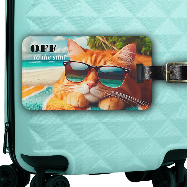 Colorful Funny Cat Tropical Sol Bagagebricka (Luggage tag showing a colorful painting of a funny cat with sunglasses, lounging on a tropical beach)