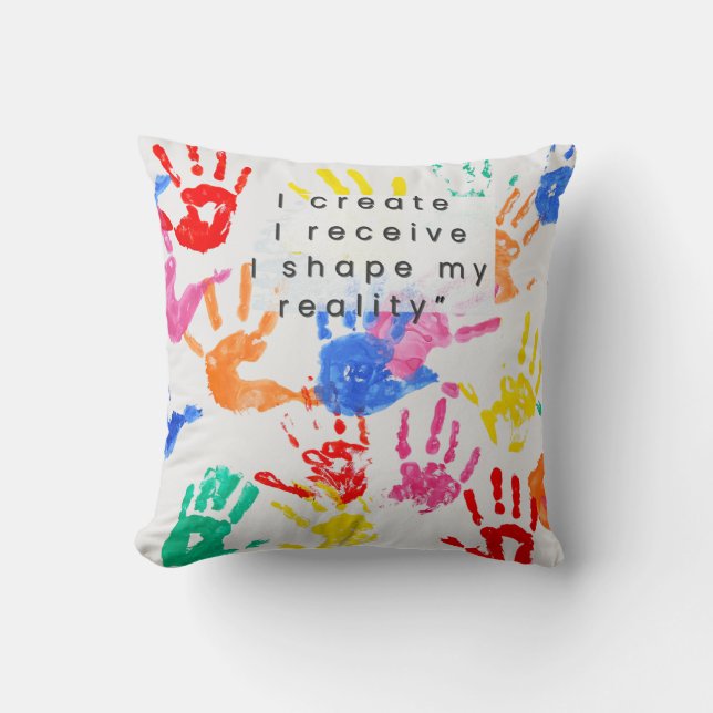 Colorful Handprint Pattern Throw Pillow Kudde (Framsida)