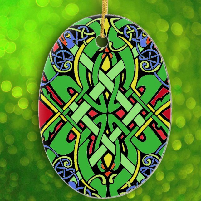 Colorful Irish Celtic Knot Julgransprydnad Keramik (Irish Celtic Knot design intertwined loops in green blue yellow and red on hanging ornament.)