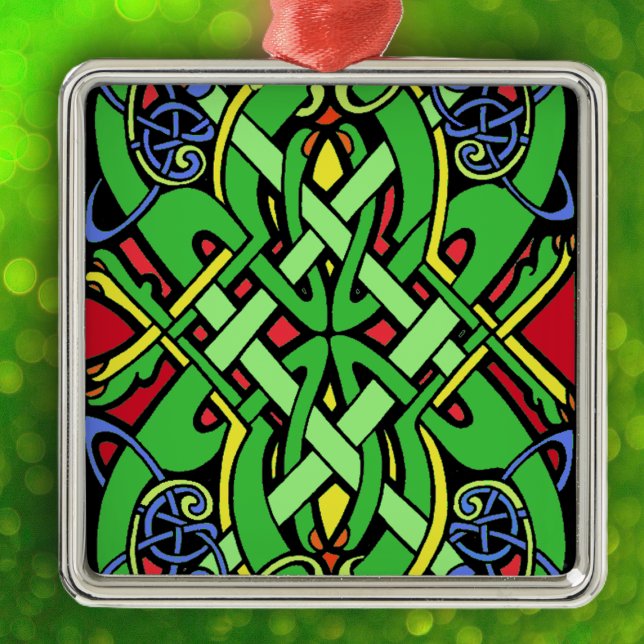 Colorful Irish Celtic Knot Julgransprydnad Metall (Irish Celtic ornate knot design in green, yellow blue, and red on hanging ornament.)