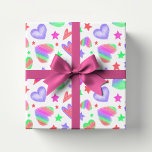 Colorful Kärlek Heart Romantic Girly Mönster Moder Presentpapper<br><div class="desc">Kärlek Heart Romantic Girly Mönster Modern Wrapping Papper har ett färgstarkt,  modernt kärlek hjärta och stjärna mönster på vit bakgrund. Designad av ©Evco Studio www.zazzle.com/store/evcostudio</div>