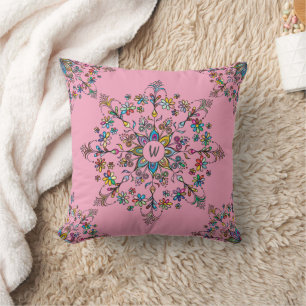 Colorful Mandala Monogrammed Dekorativ kudde