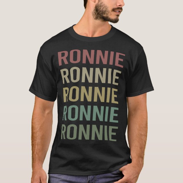 Colorful Text Art - Ronnie Namn T Shirt (Framsida)