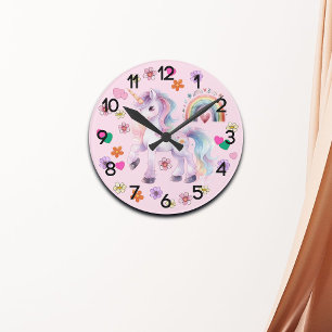 Colorful Unicorn Rainbow and Flowers Nursery Rund Klocka