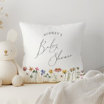 Colorful WildblomBaby Shower Kudde<br><div class="desc">Den här färgfulla babyduschen dekorativ kudde är perfekt för din enkla, vismliga, boho-regnbåge sommardusch. Den ljusa, förtjusade rosan, gulten, orangen och blommigten guld i färg får en känsla av en minimalistisk, elegant, ge-vintage-trädgård. Den moderna designen är konst och delikat och ger en klassisk, jordfin ängsskugga i vattenfärg. Oavsett vad du...</div>