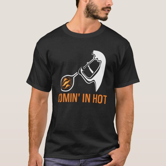 Comin in hot glass blowing glass blower t shirt (Framsida)