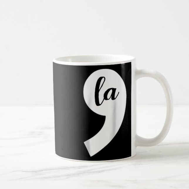 Comma La Kamala Harris Gift Raglan Baseball Tee Kaffemugg (Höger)