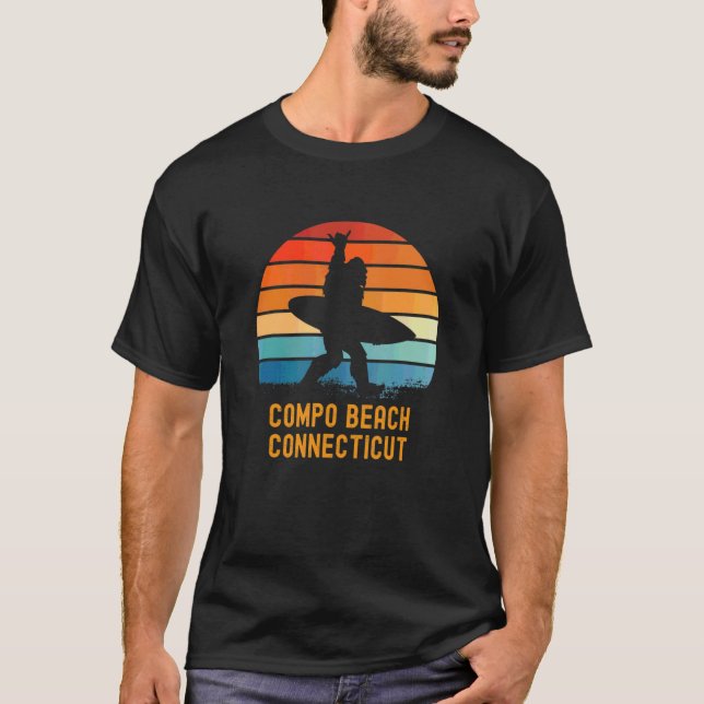 Compo Beach Connecticut Sasquatch Souvenir T Shirt (Framsida)