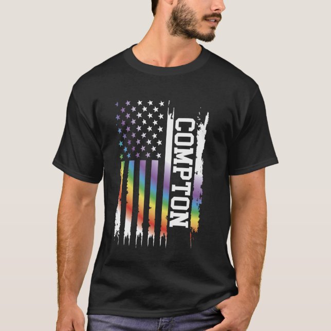Compton United Stater Distress Rainbow w US Flagga T Shirt (Framsida)