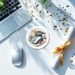 Computer Science & Information Technology Student Runt Klistermärke<br><div class="desc">Lägg till en teknisk-fyndig avslutande beröring till studentkorten, tack- kort eller meddelanden med det här. Jag gjorde IT-teknikvetenskapens kuvertdekal! Den här klisterfilmen har en lekfull datormus, studentmössa och ett berömmande champagneglas och är perfekt för IT, software eller kodning av student som vill visa sin passion för tekniken. En roligt och...</div>