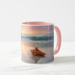 Conchsnäcka på stranden Jamaica Mugg