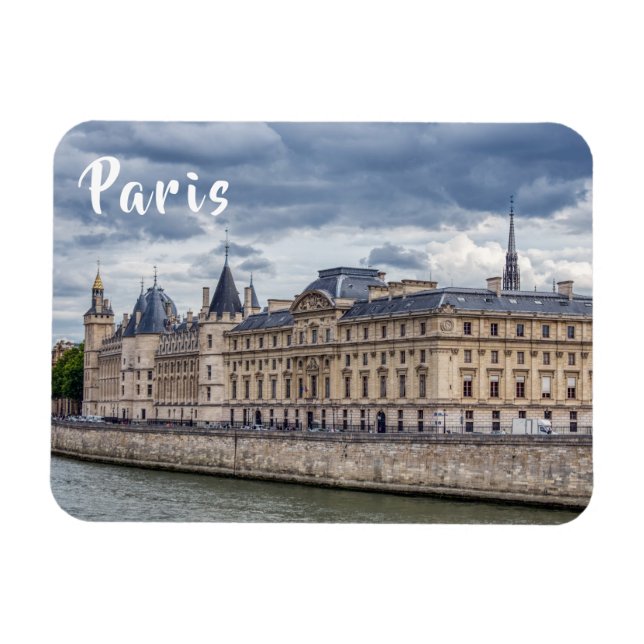 Conciergerie on ile de la Cite in Paris Magnet (Horisontell)