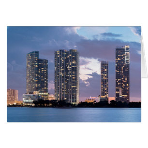 Condominium torn vid vattenfronten i Miami Hälsningskort