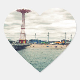 Coney Island Beach Panorama Hjärtformat Klistermärke