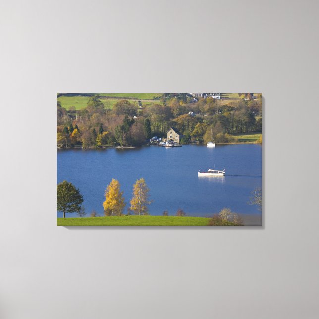 Coniston Water, Lake District, Cumbria, England Canvastryck (Framsida)