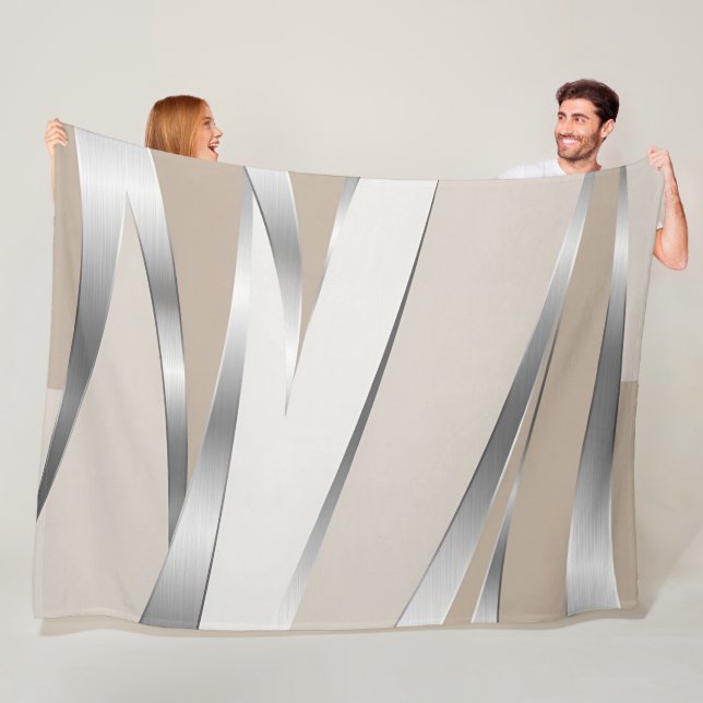 Contemporary Metallic Wave Beige and White Fleecefilt (På plats)