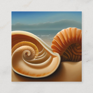 Contemporary Nautilus Snäcka på en Sandy Beach Tri Fyrkantigt Visitkort