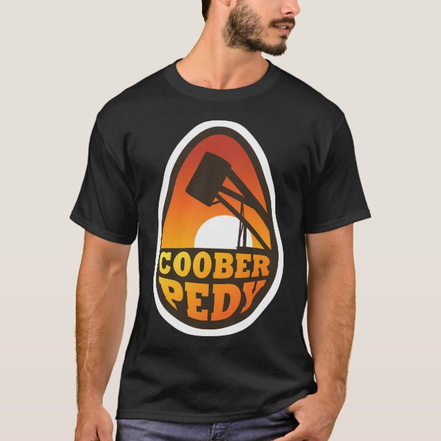 Coober Pedy Badge T Shirt (Framsida)