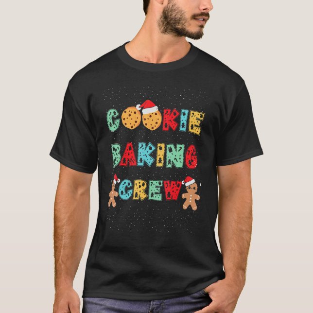 Cookie Baking Crew Gingerbread Men With Xmas Hats  T Shirt (Framsida)