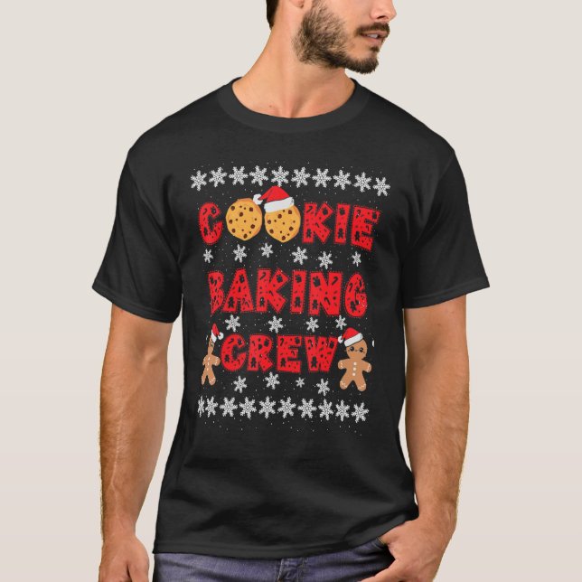 Cookie Baking Crew Gingerbread Men With Xmas Hats  T Shirt (Framsida)