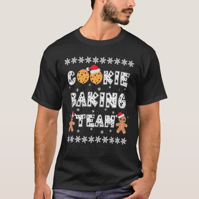 Cookie Baking Team Gingerbread Men with Xmas Hats  T Shirt (Framsida)