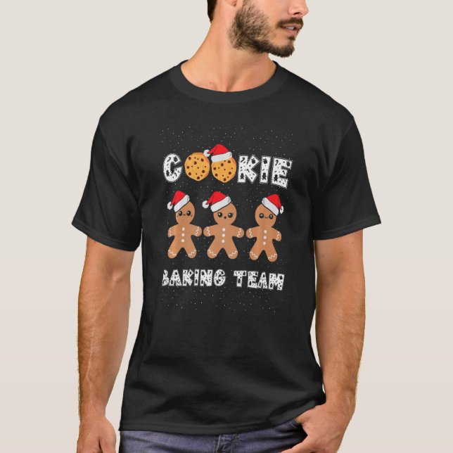 Cookie Baking Team Gingerbread Men with Xmas Hats  T Shirt (Framsida)