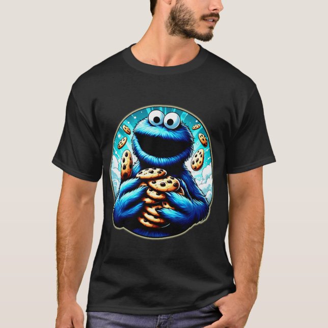 Cookie Monster Devoring a Giant Chocolate Cookie T Shirt (Framsida)