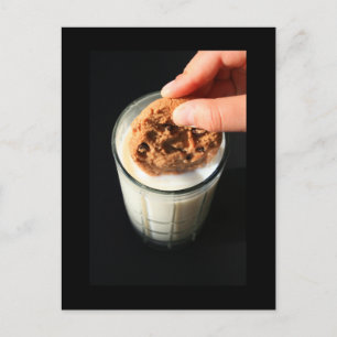 Cookie och ett glas Mjölk vykort