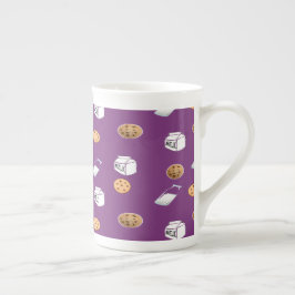 Cookies och mjölk på lila benporslin mugg