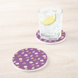Cookies och mjölk på lila underlägg