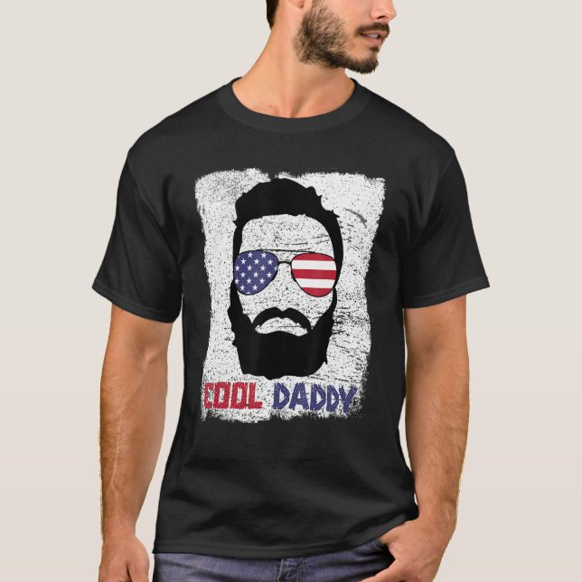 Cool Bearded Daddy Summer 4th of July Funny Cousin T Shirt (Framsida)