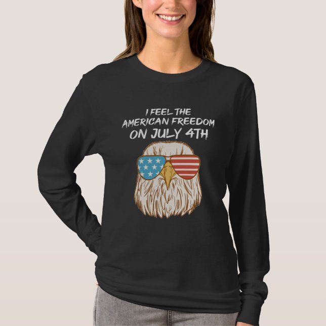 Cool Bird with patriotic Glasses T Shirt (Framsida)