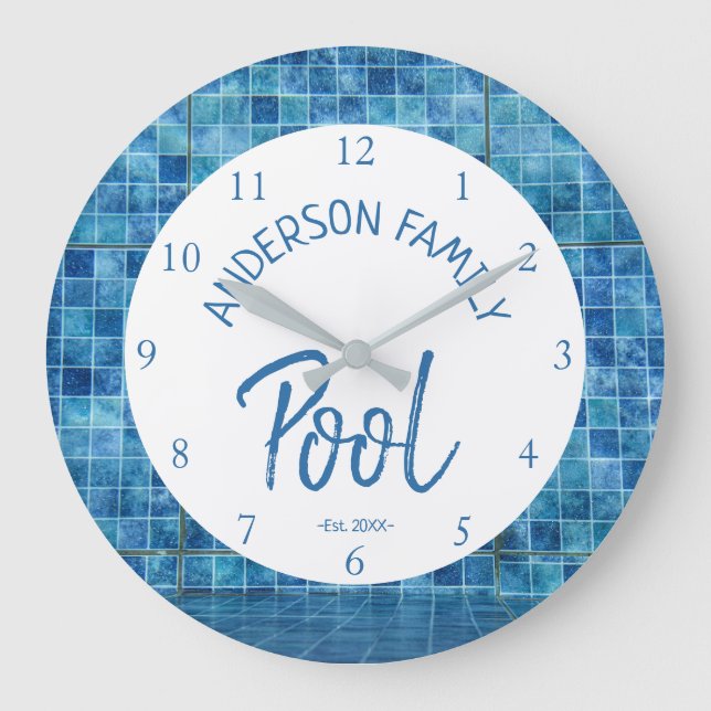 Cool Blue Tile Swimming Pool Family Name cUSTOM Stor Klocka (Framsida)