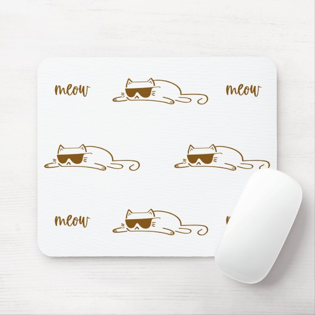 Cool Brown Cat with Sunglasses on White Background Musmatta (Med mus)