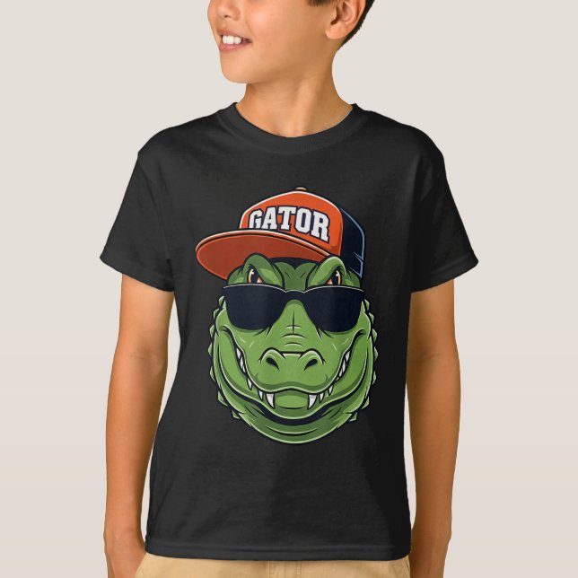 Cool Crocodile Animal Gator Graphic With Cap And S T Shirt (Framsida)