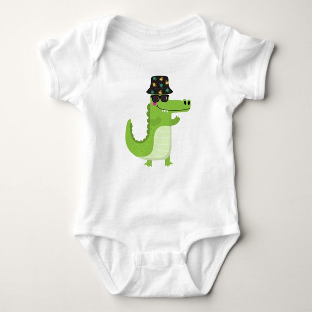 Cool Crocodile with Sunglasses and Leafy Bucket T Shirt (Framsida)