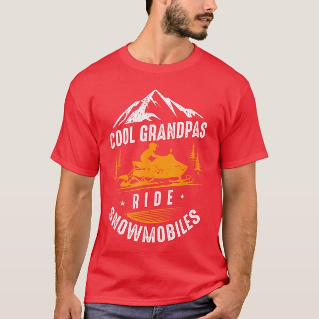 Cool Grandpas Ride Snowmobiles Snowmobile Dad Gran T Shirt (Framsida)