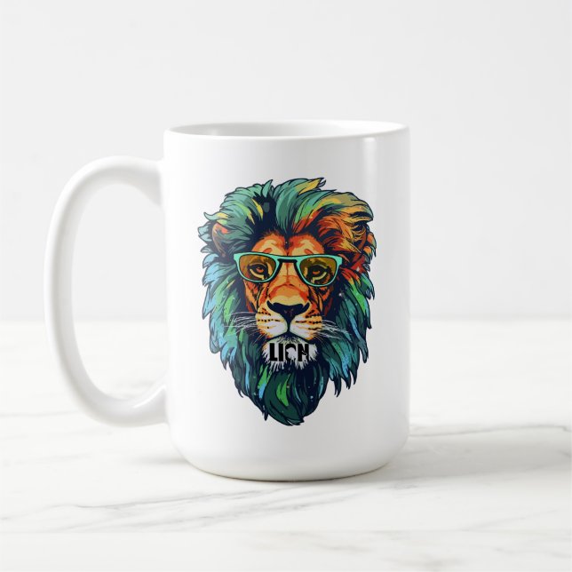 Cool King – Färgrik Lejon med Solglasögon DesignMu Kaffemugg (Vänster)