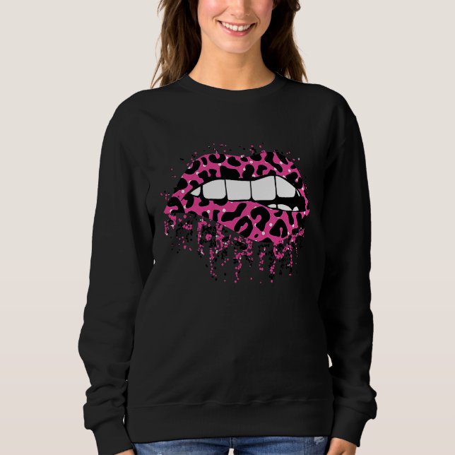 Cool Lips Bite Kiss Me Leopard Print Cheetah Valen T Shirt (Framsida)