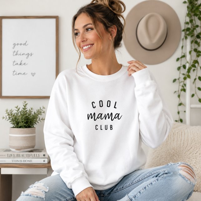 Cool Mama Club Tröja | Present till mammas vardag (Cool Mama Club sweatshirt for mom life outfits, Mother's Day gifts, and casual weekends.)