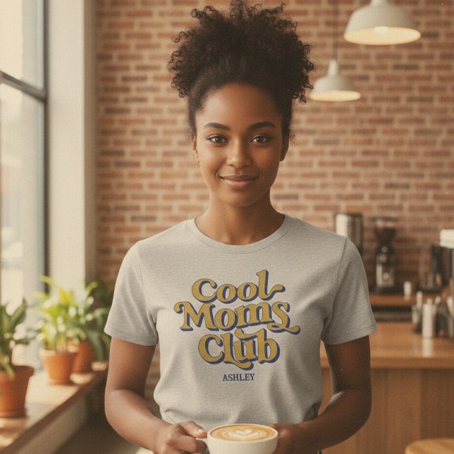 Cool Moms Club Bold Motherhood Blue Yellow Text T Shirt (Skapare uppladdad)