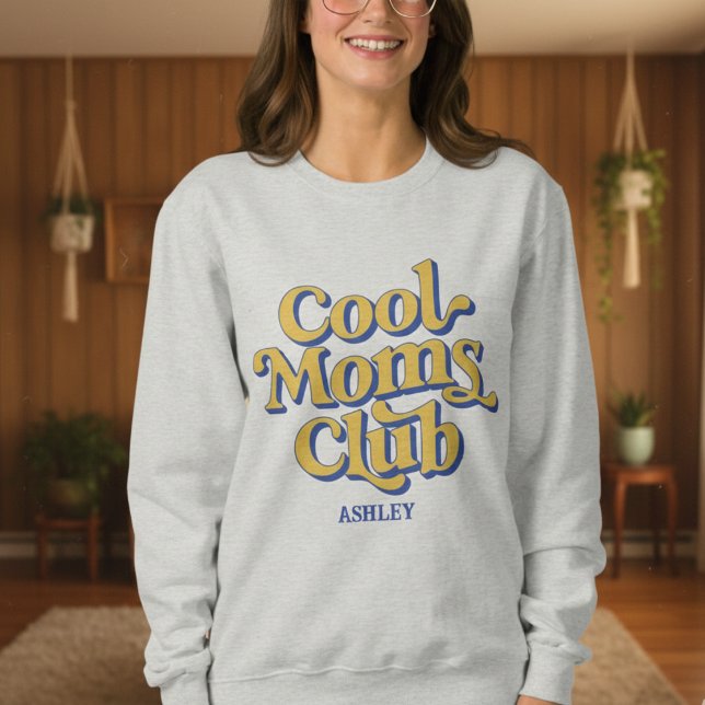 Cool Moms Club Retro Blå Gul Text Stil Design T Shirt (Skapare uppladdad)