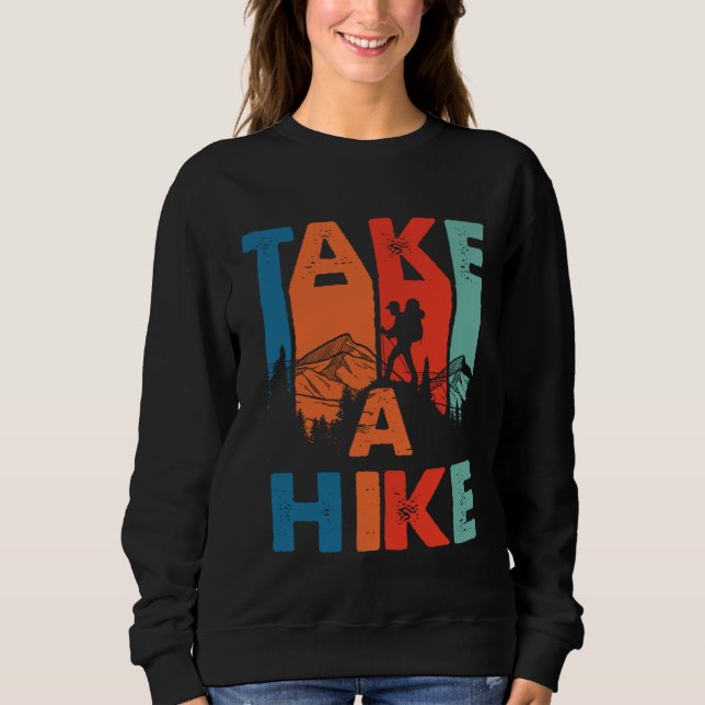 Cool Retro Take A Hike Mountain Climber Hiking Tra T Shirt (Framsida)