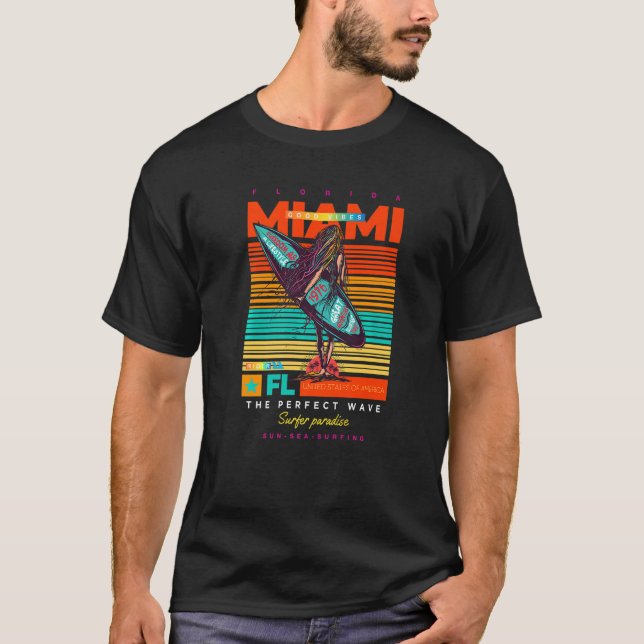 Cool Summer Miami FL. Adventure Illustration Outfi T Shirt (Framsida)