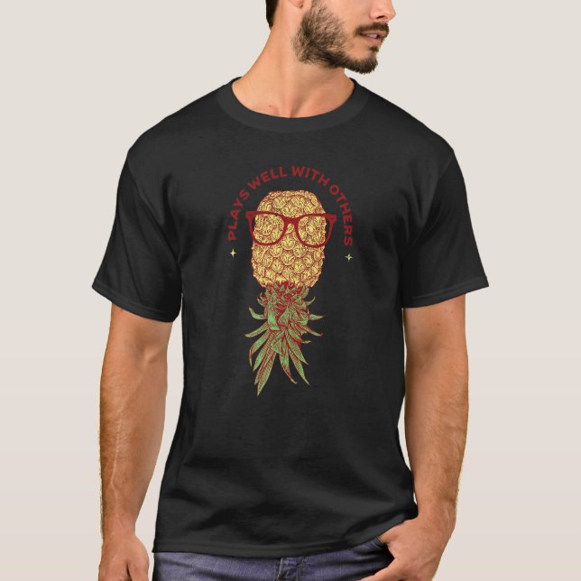 Cool Swinger Pineapple Upp-och-ned-vänd  Spelar Br T Shirt (Framsida)