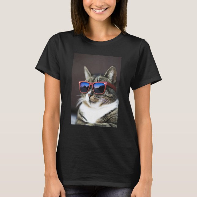 Cool Tabby Cat Wearing Sunglasses T Shirt (Framsida)